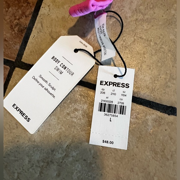 Express Swimsuit - Picture 6 of 7